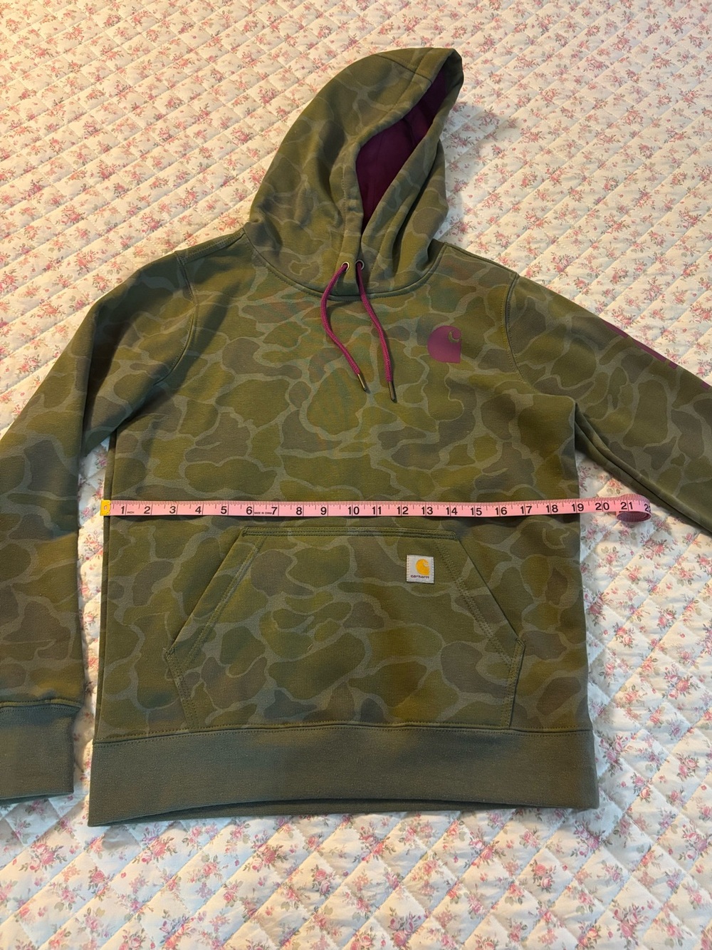 Women’s Carhartt Green Camo Hoodie Pullover (NWOT)